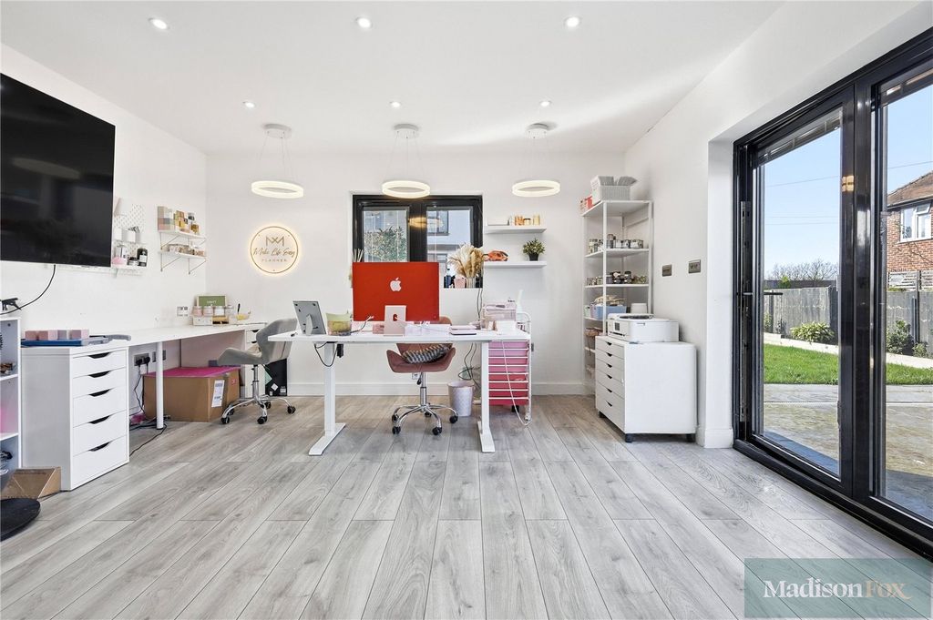 Additional image 25 of 3 bed semi-detached house for saleGravel Close, Chigwell, Essex IG7