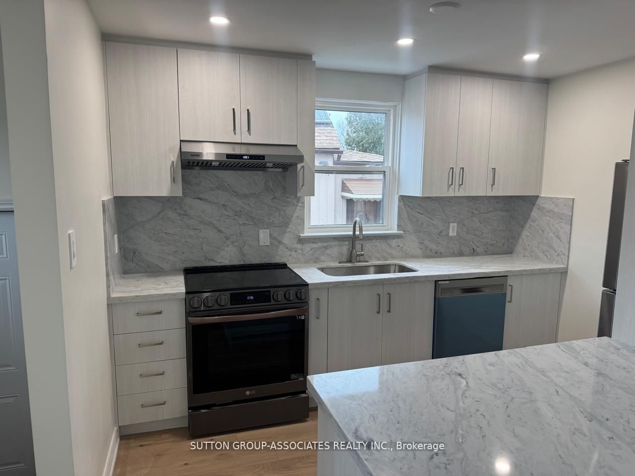 Additional image 3 of 121 Yardley Avenue, Toronto, ON, M4B 2B3