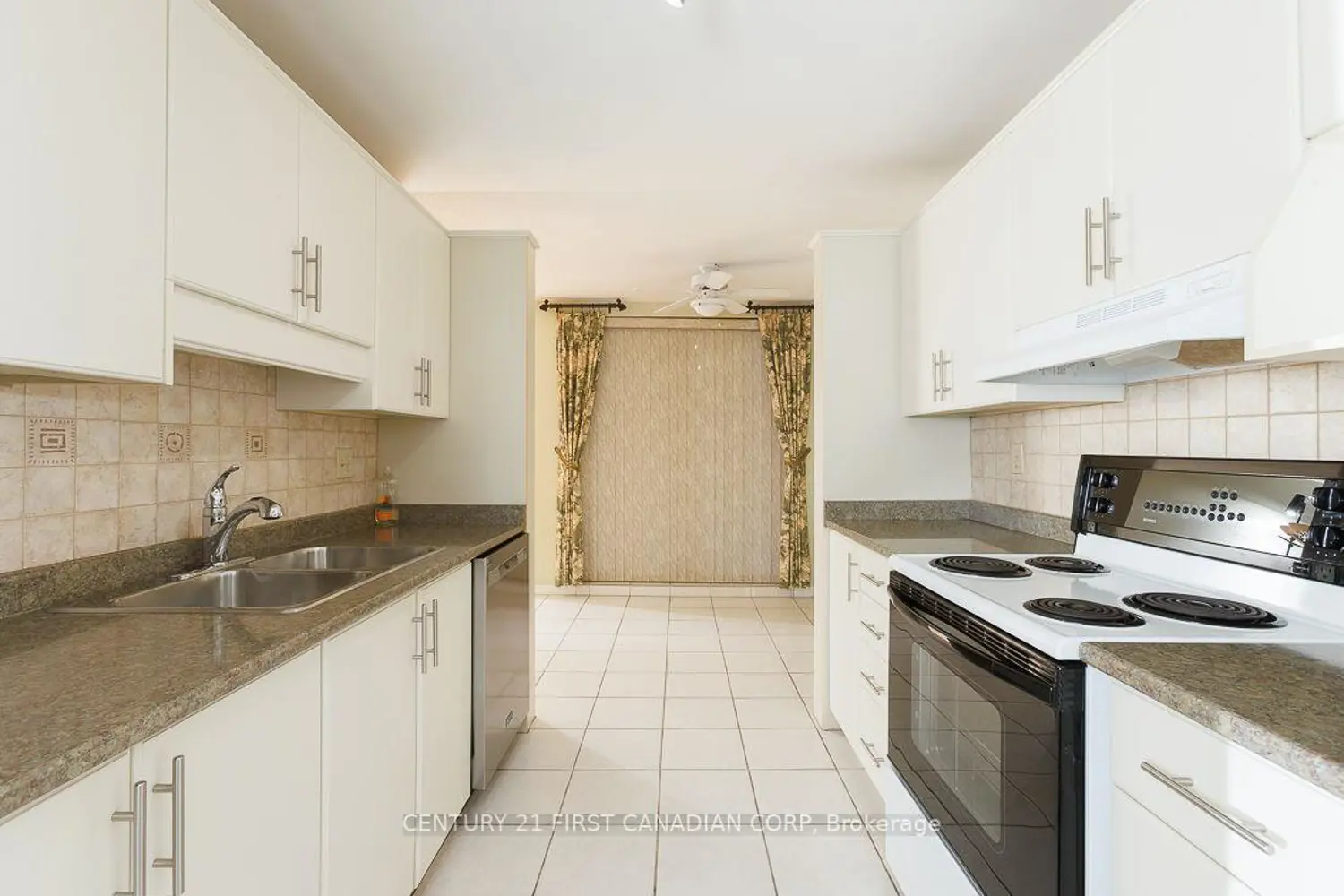 500 Talbot Street 503 photo 3