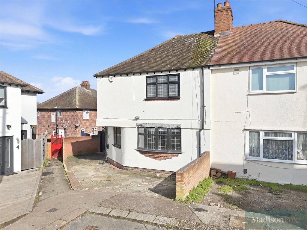 Additional image 32 of 3 bed semi-detached house for saleGravel Close, Chigwell, Essex IG7