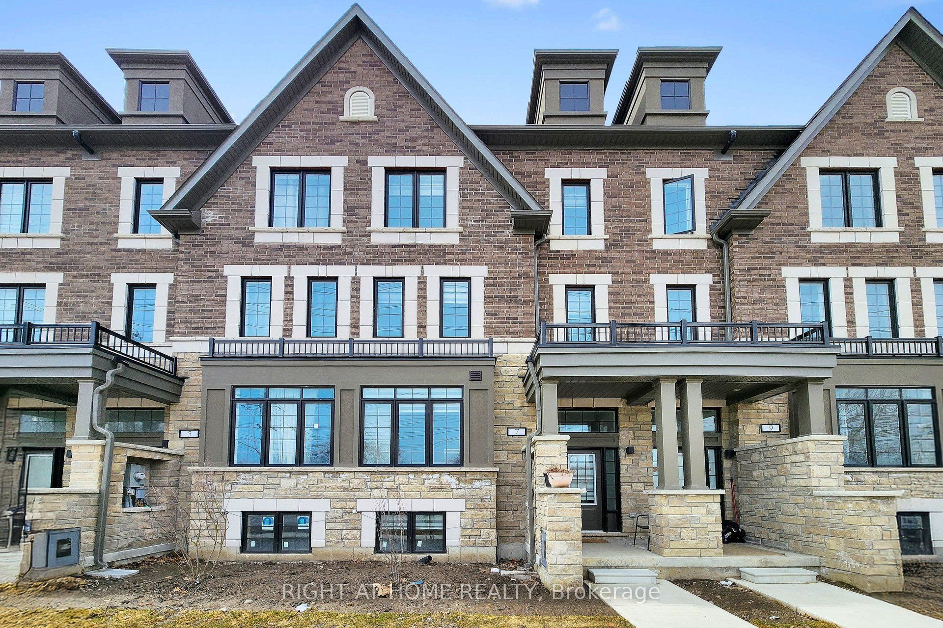 7 Selfridge Way, Whitby, ON, L1N 0N9