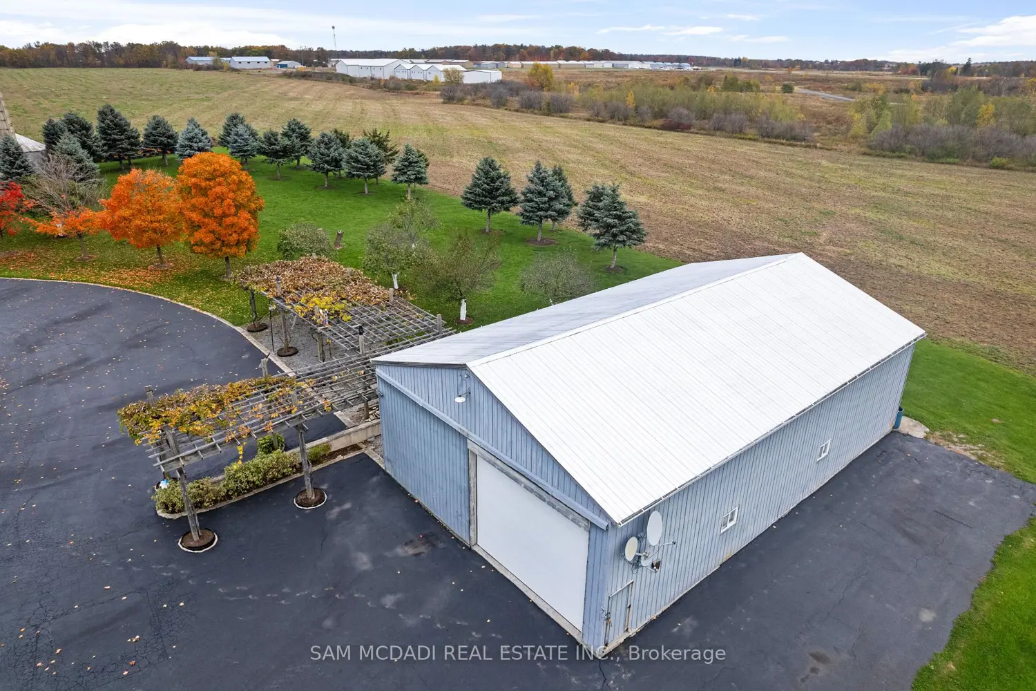 Additional image 20 of 5431 Appleby Line