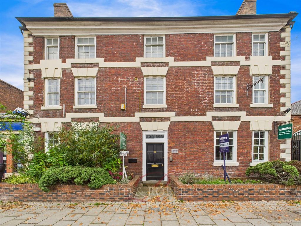 1 bed flat for saleHigh Street, Mold CH7