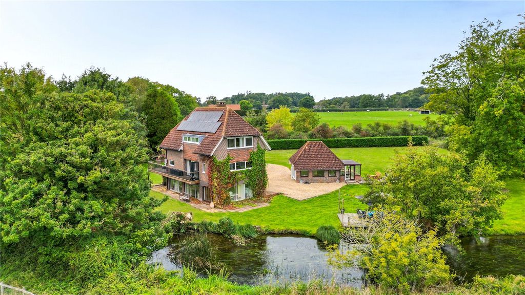 5 bed detached house for saleWildmoor, Sherfield-On-Loddon, Hampshire RG27