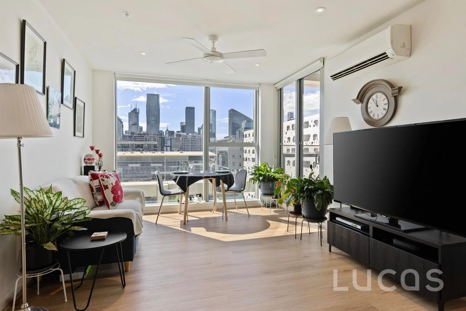 1005E/888 Collins Street, Docklands VIC 3008
