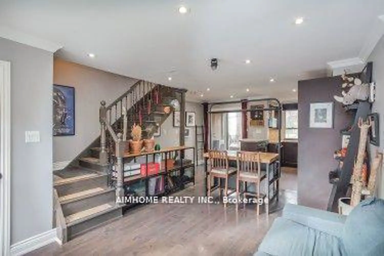 Additional image 6 of 360 R Dundas Street Th#2
