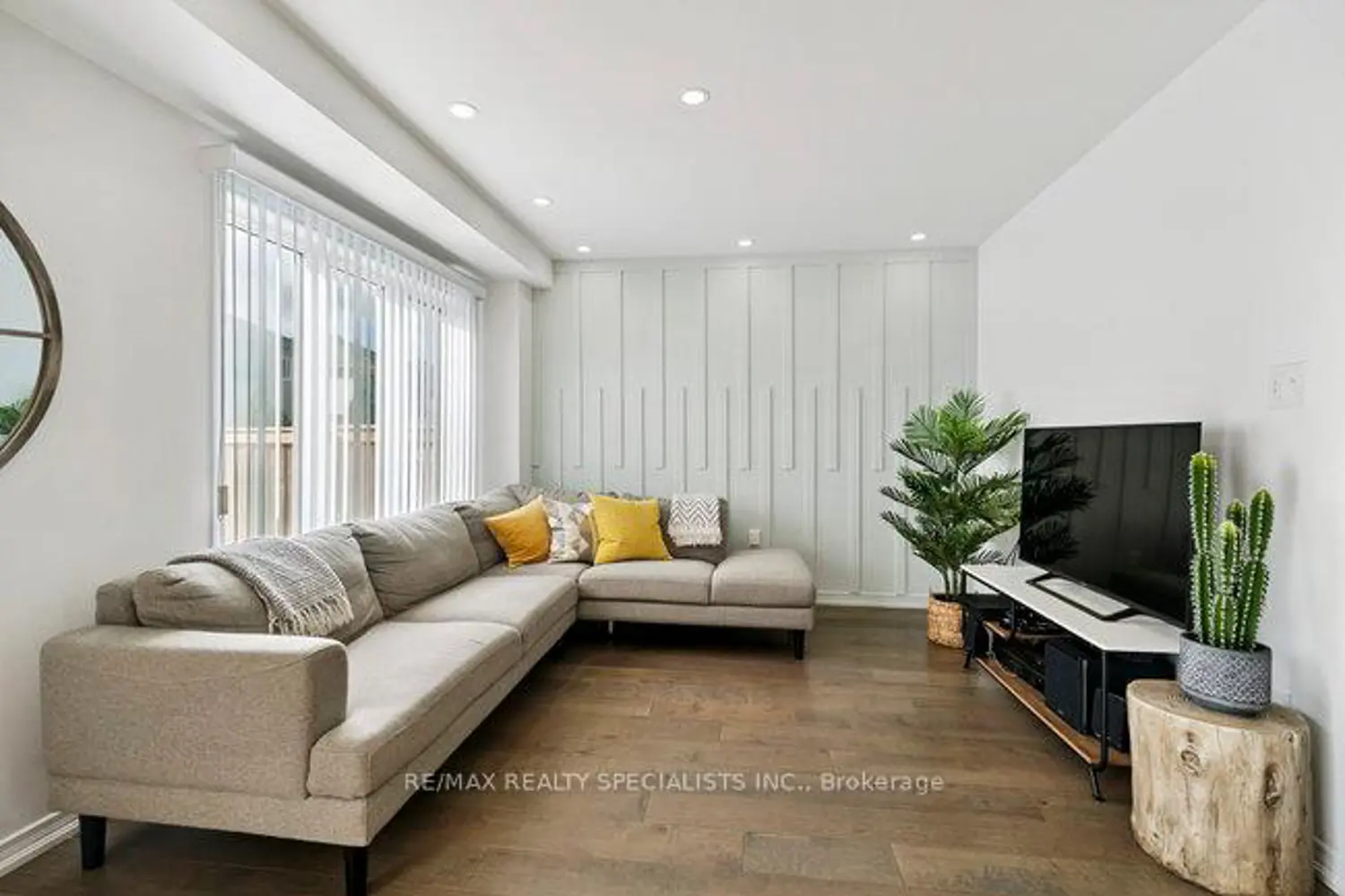 Additional image 7 of 50 Olympic Gate