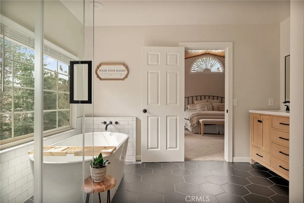 Additional image 17 of 32425 Snowshoe Ln, Running Springs, CA 92382