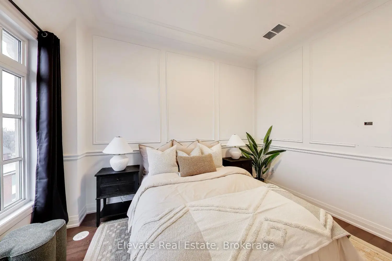 Additional image 11 of 3083 Cawthra Road 24