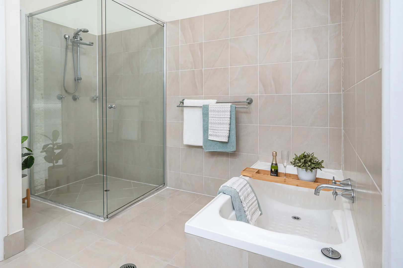 Additional image 27 of 8 Hibiscus Lane, Holloways Beach QLD 4878