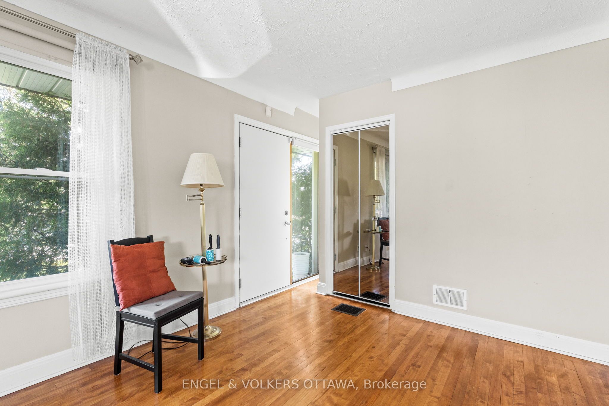 Additional image 4 of 1372 Ridgedale Street, Ottawa, ON, K1T 1C5