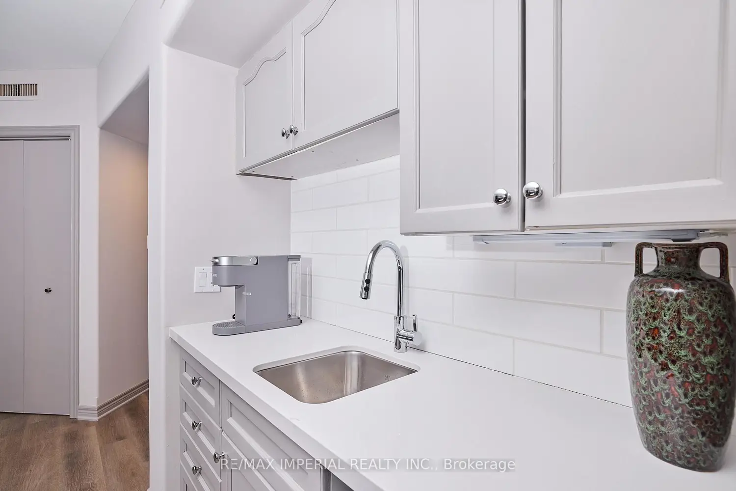 Additional image 8 of 90 Highland Drive 2300