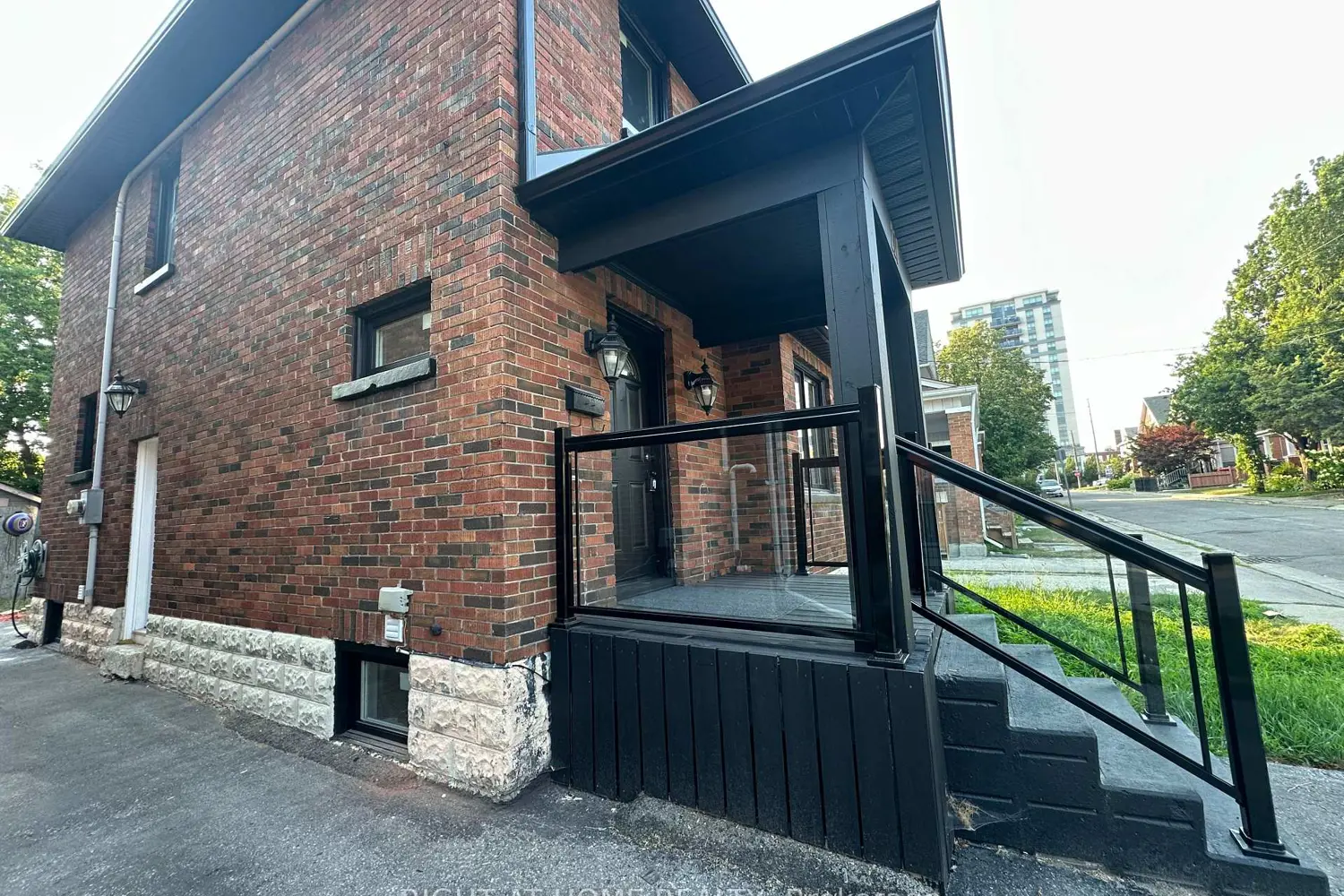 Additional image 3 of 210 Dearborn Avenue