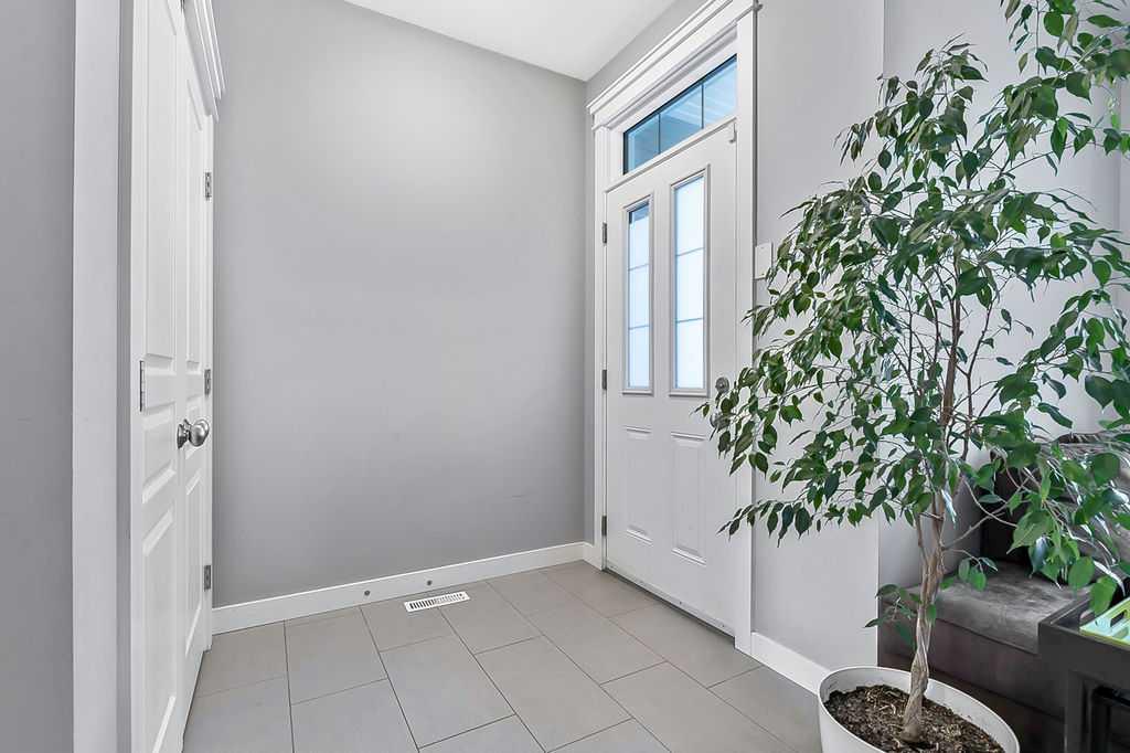 Additional image 3 of 147 River Heights Drive, Cochrane, AB, T4C 0Y1