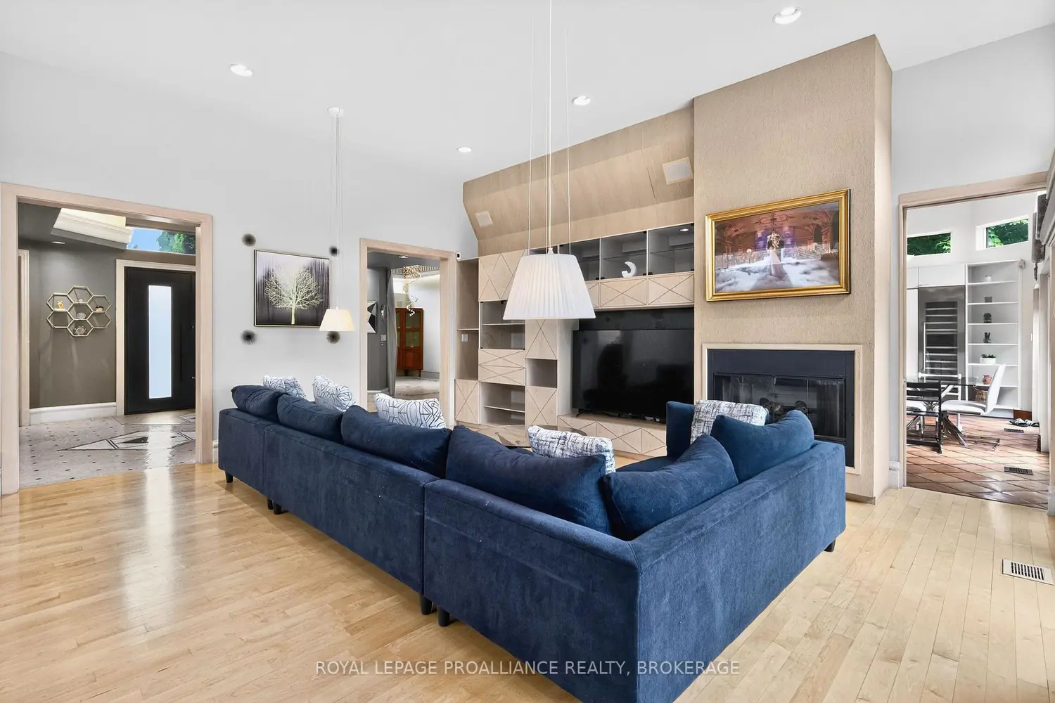 Additional image 4 of 3 Authors Lane