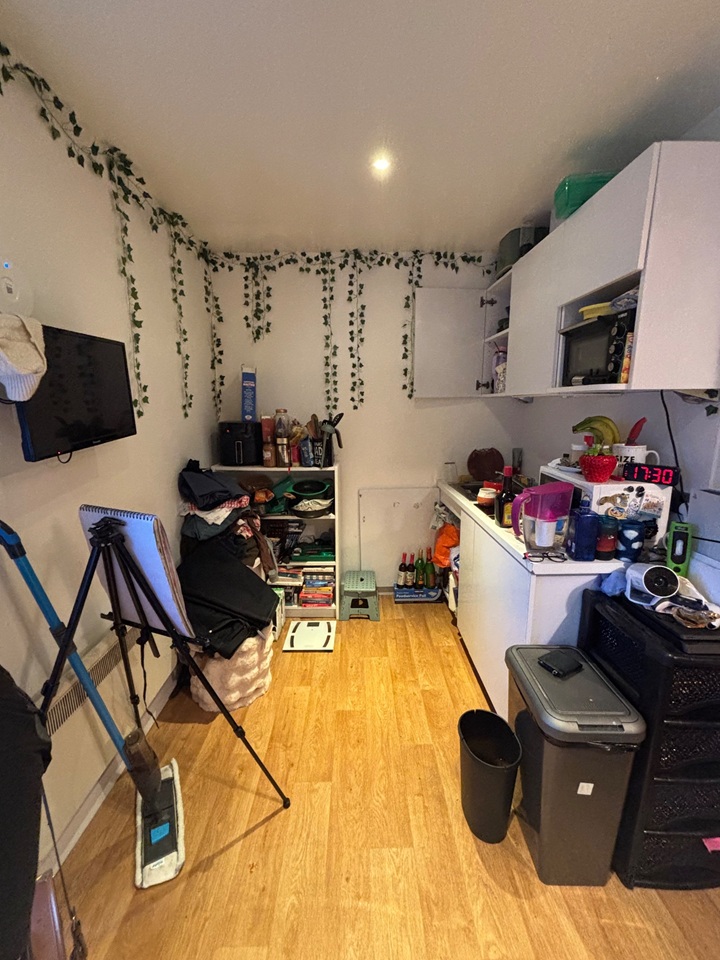Studio Flat, St Michaels Lane, LS6, N1 7GU