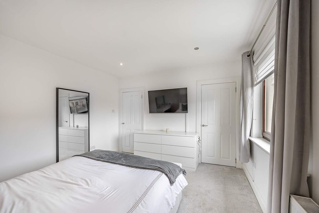 Additional image 7 of 2 bed flat for saleAlbert Avenue, Grangemouth FK3