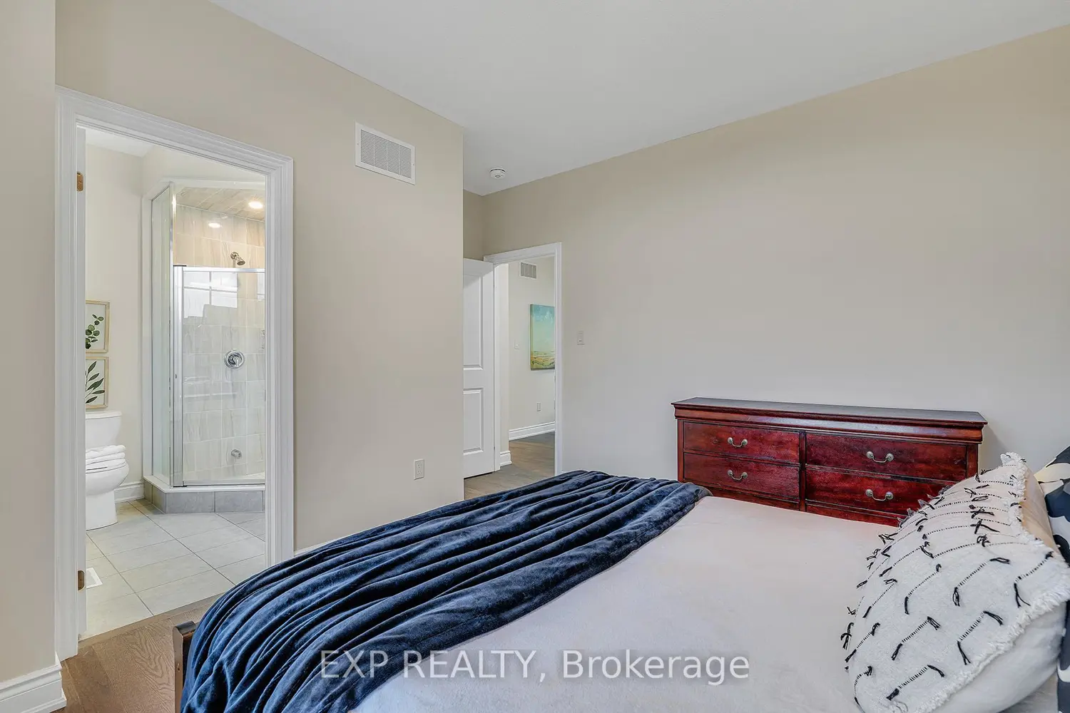 Additional image 11 of 3424 Millicent Avenue