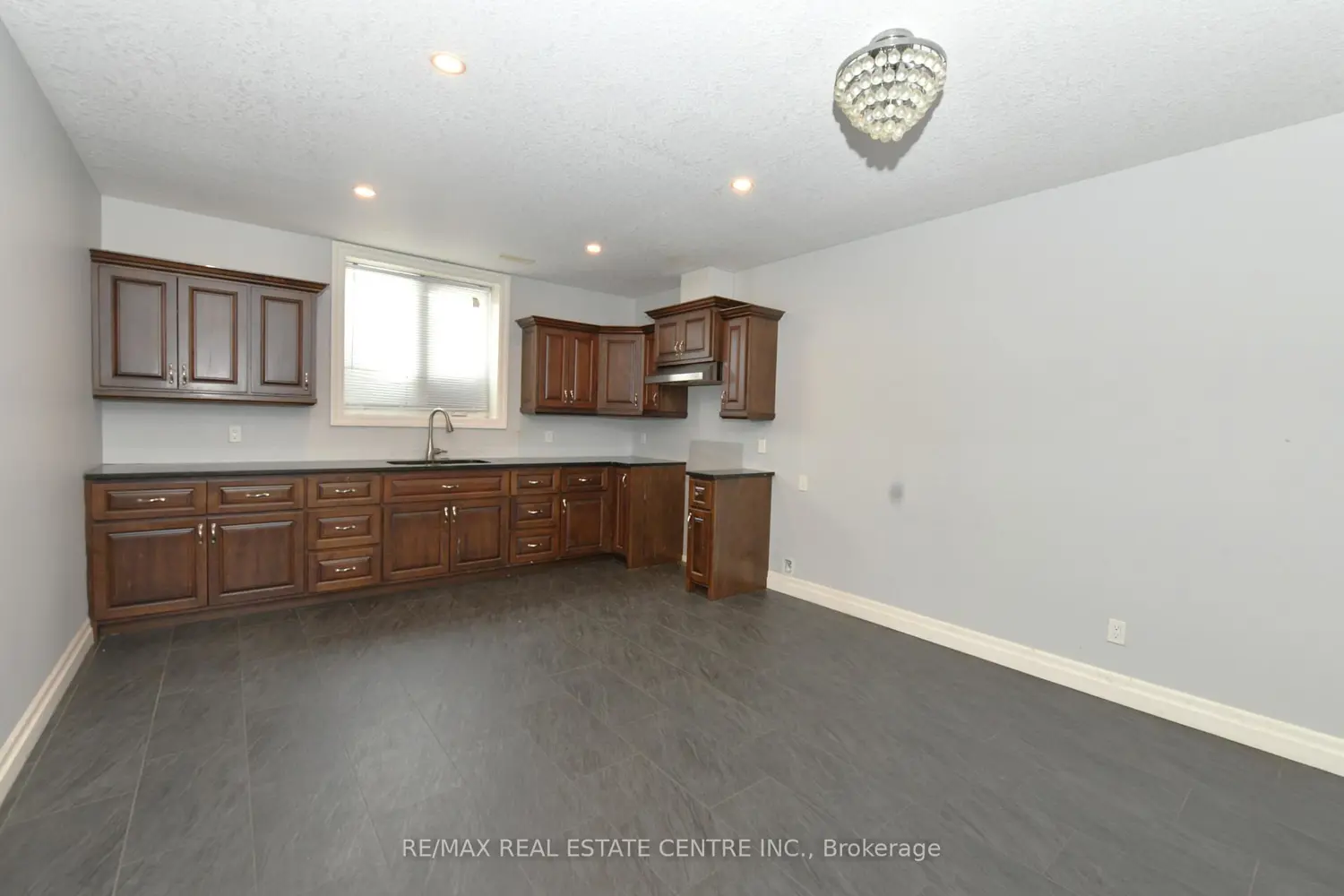 Additional image 9 of 13 Forbes Crescent