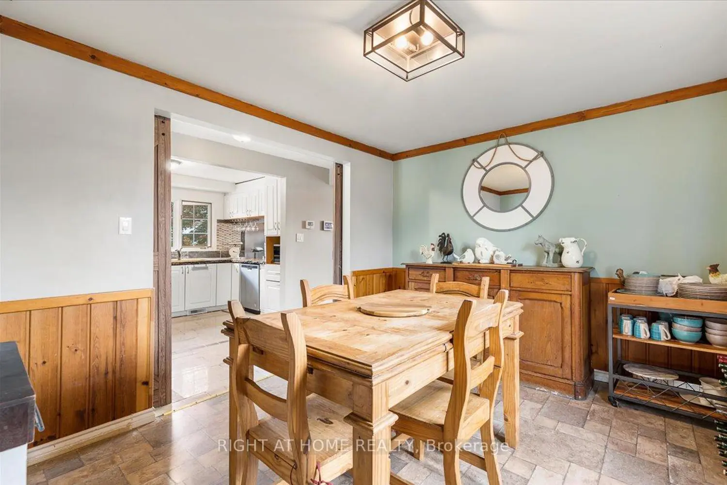 Additional image 10 of 424 Laurier Street