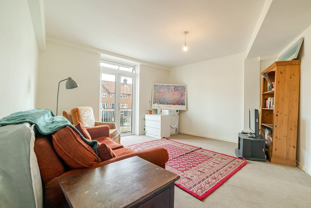 Additional image 5 of 3 bed flat for saleBurkes Road, Beaconsfield, Buckinghamshire HP9