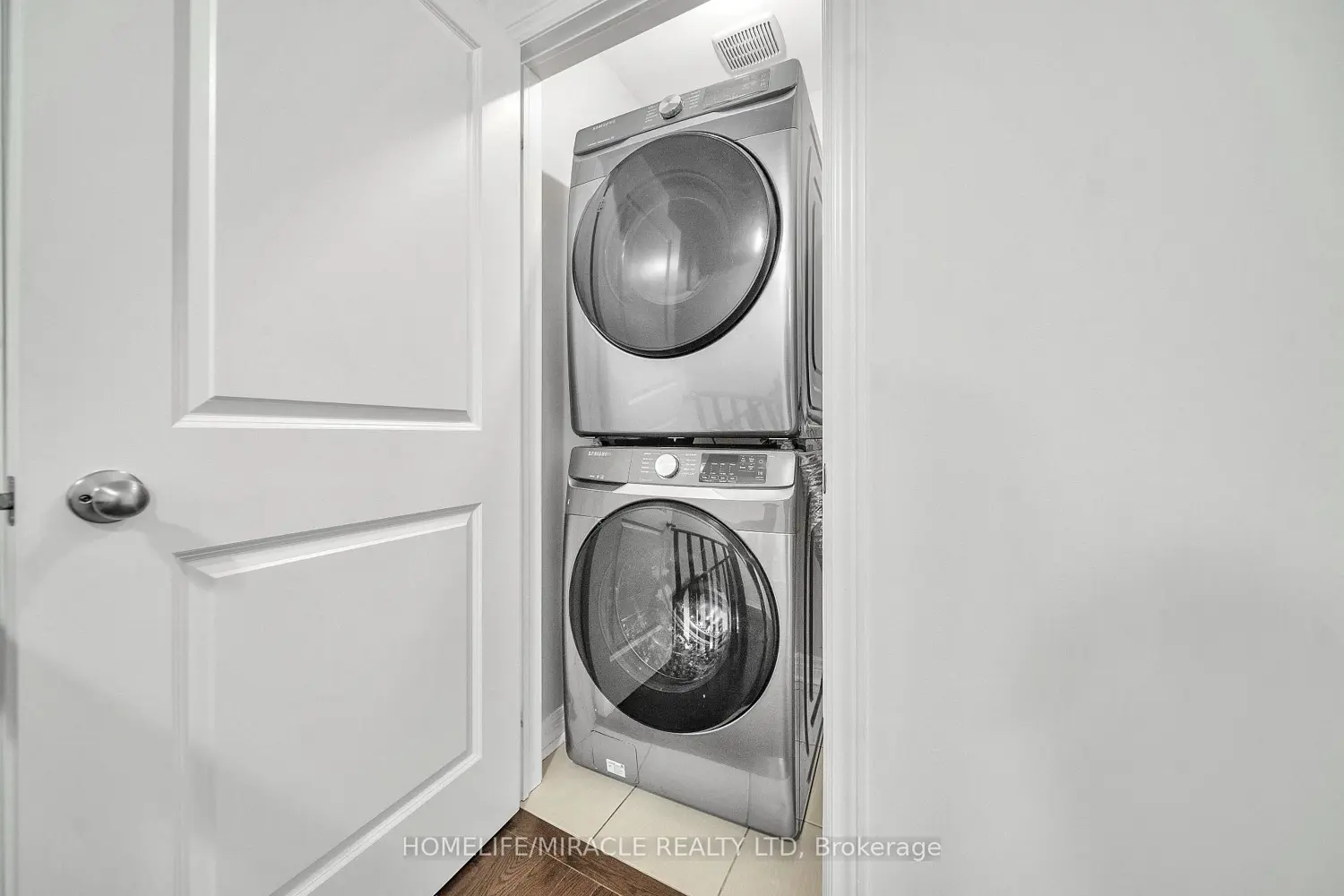 Additional image 13 of 15 Finegan Circle