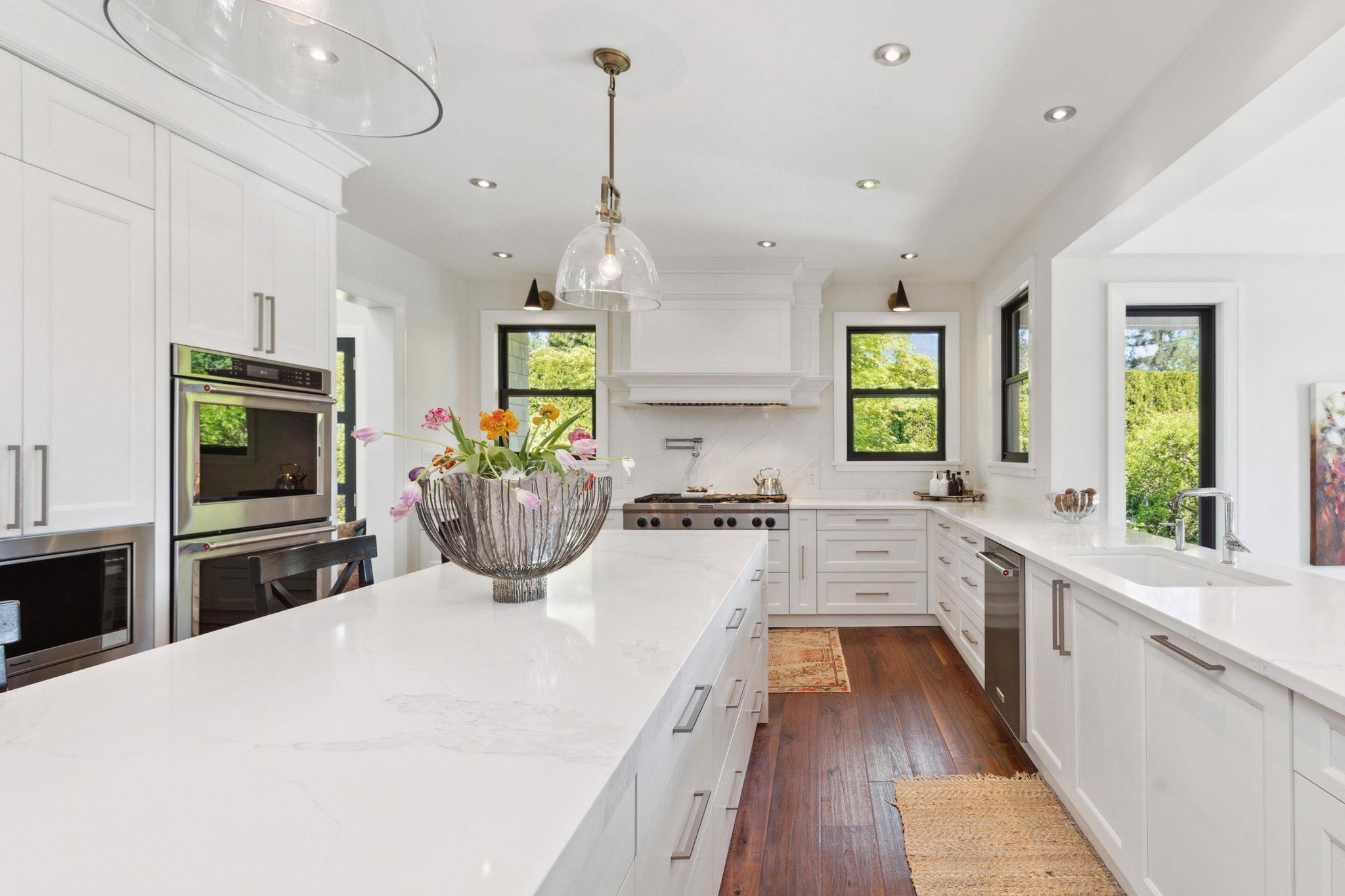 Additional image 3 of 939 Friar Crescent, North Vancouver, BC, V7G 1M5