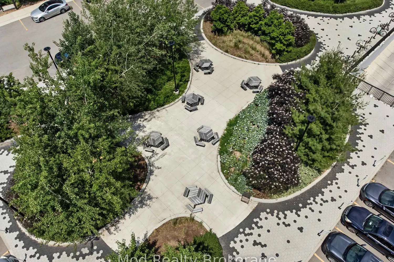 Additional image 16 of 128 Grovewood Common 129