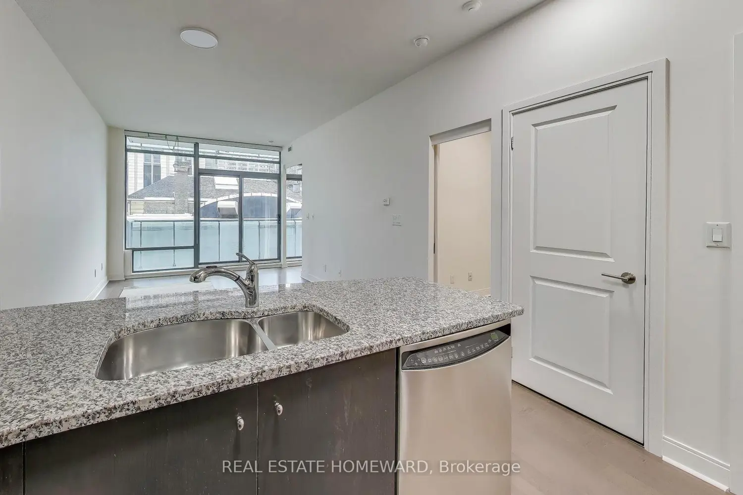 Additional image 6 of 21 Scollard Street 305