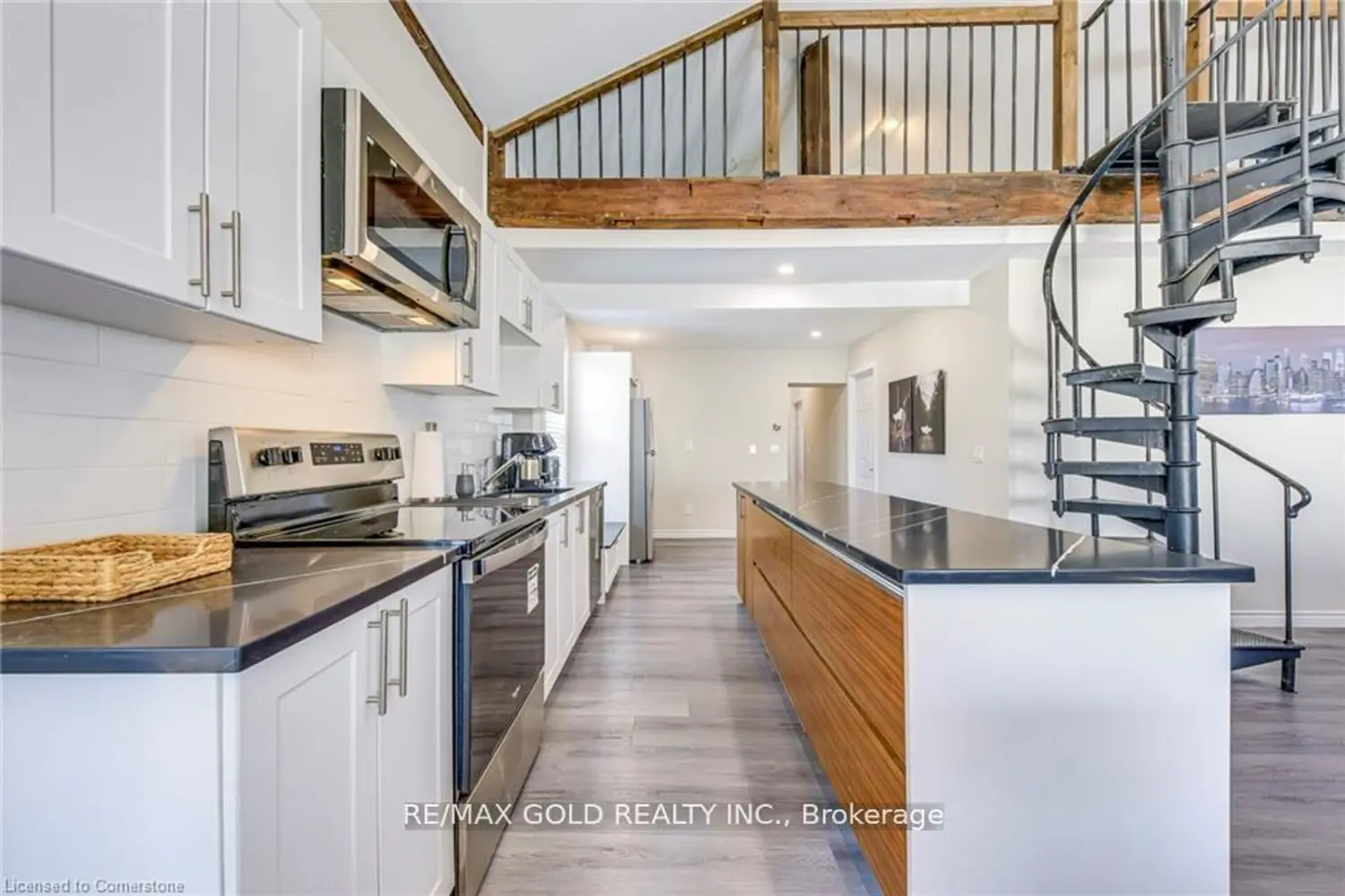 Additional image 4 of 3590 Lakeshore Road