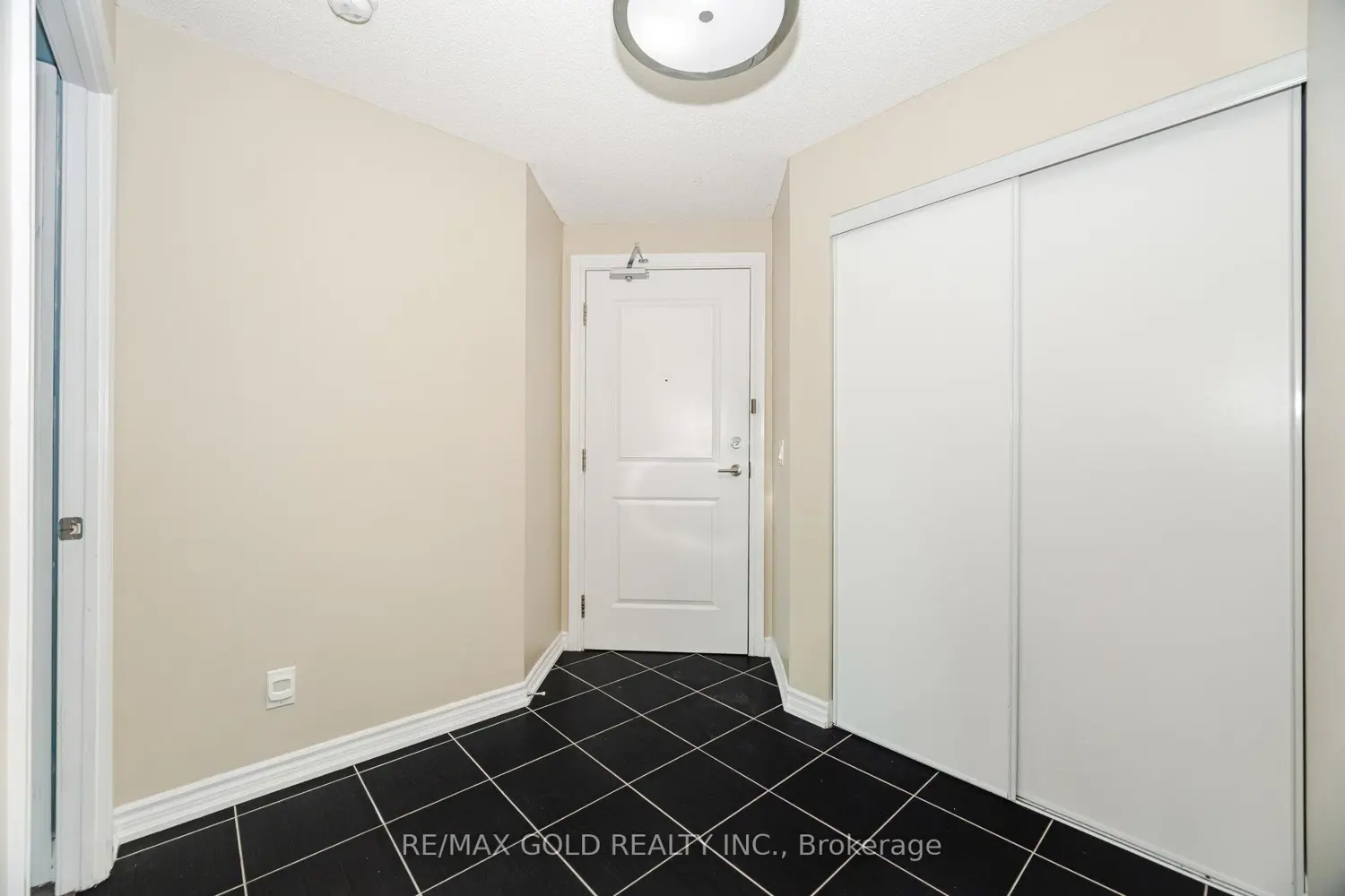 7730 Kipling Avenue 311 photo 4