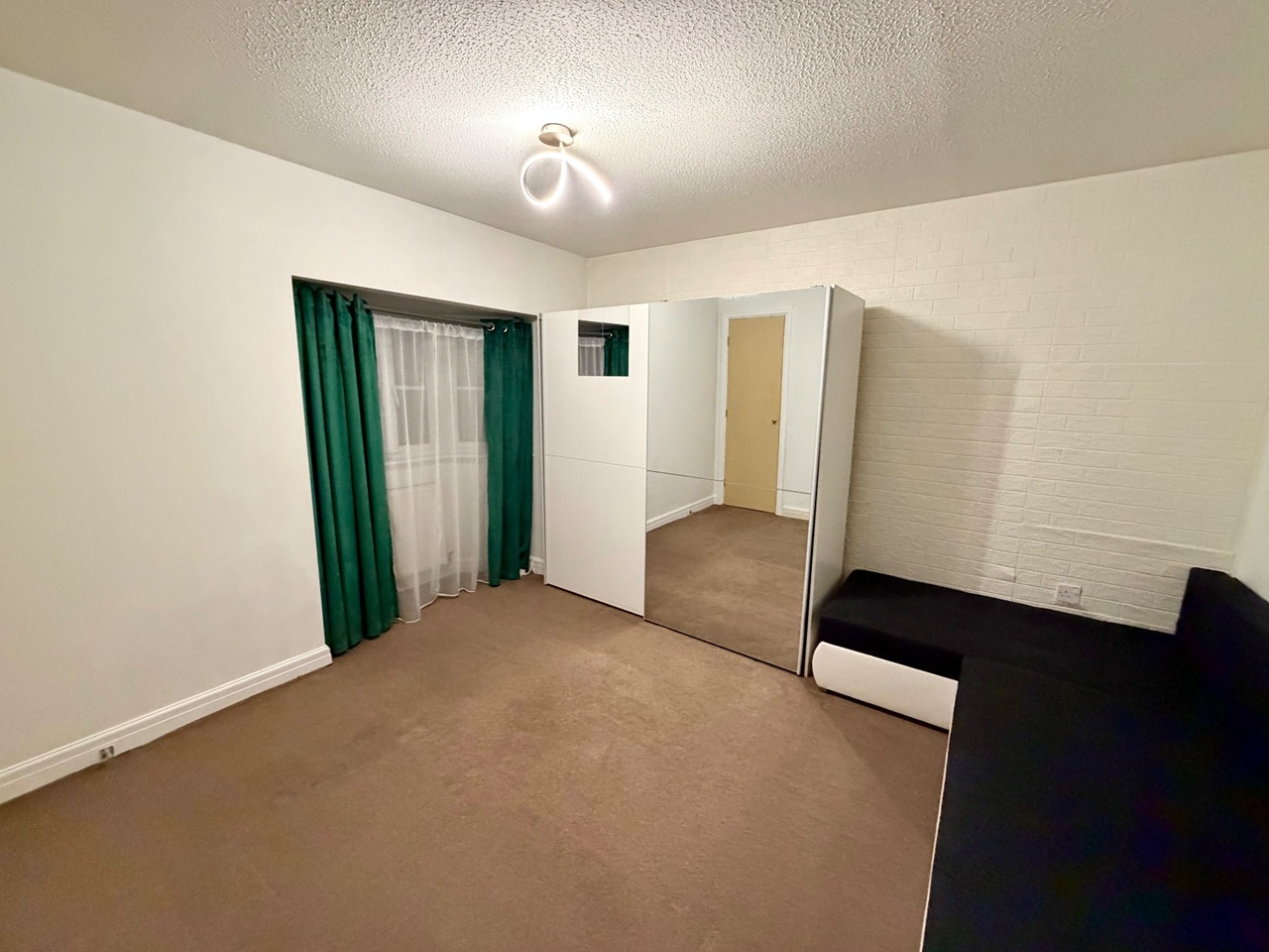 Additional image 4 of 2 Bed Terraced House, Clapham St, M40, N1 7GU