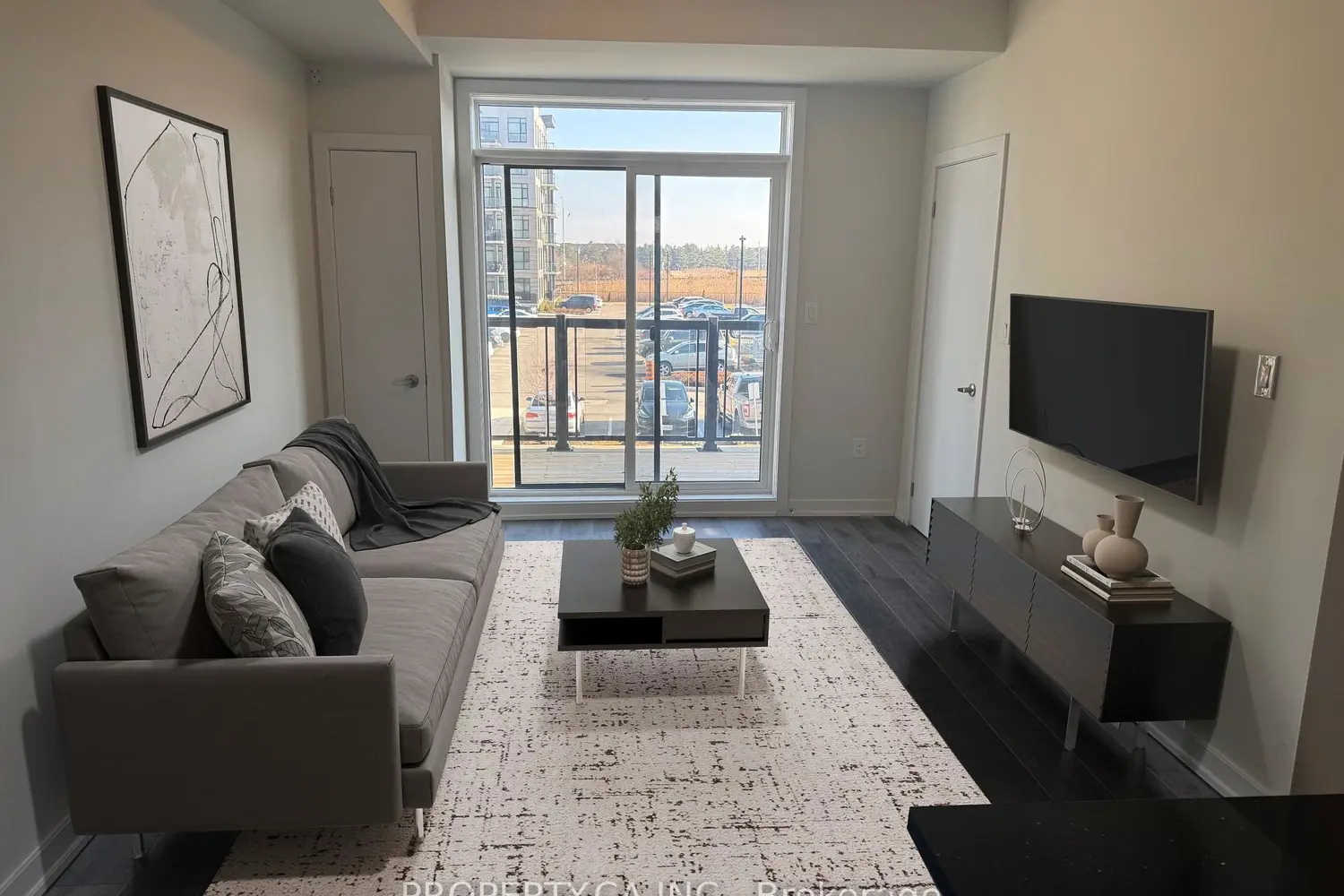 Additional image 6 of 590 North Service Road 9