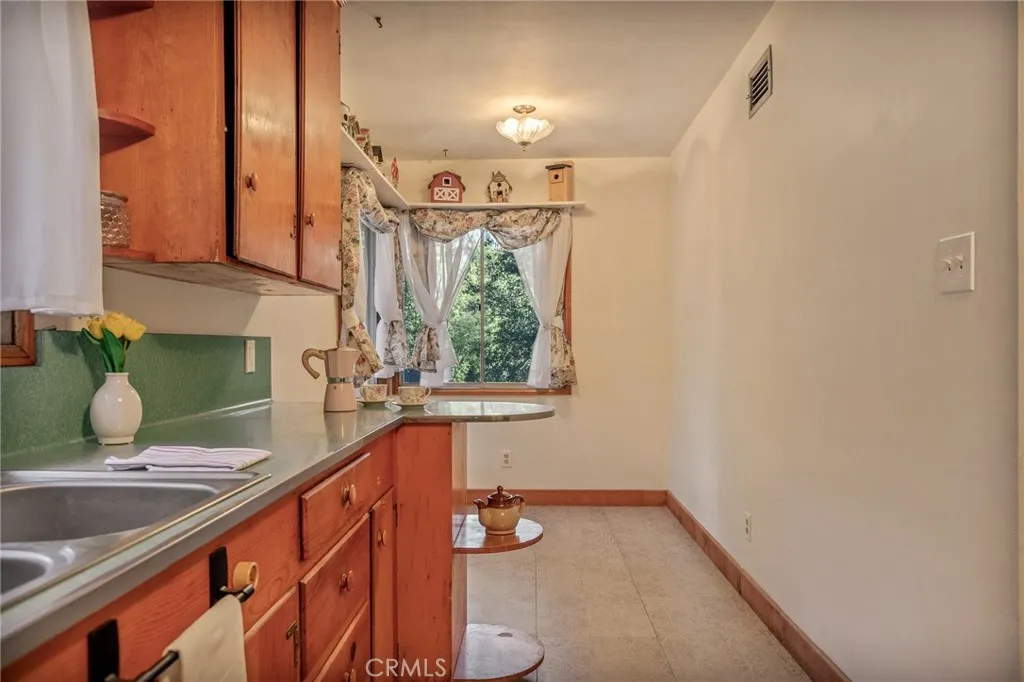 Additional image 18 of 720 Rocky Loop, Crestline, CA 92325