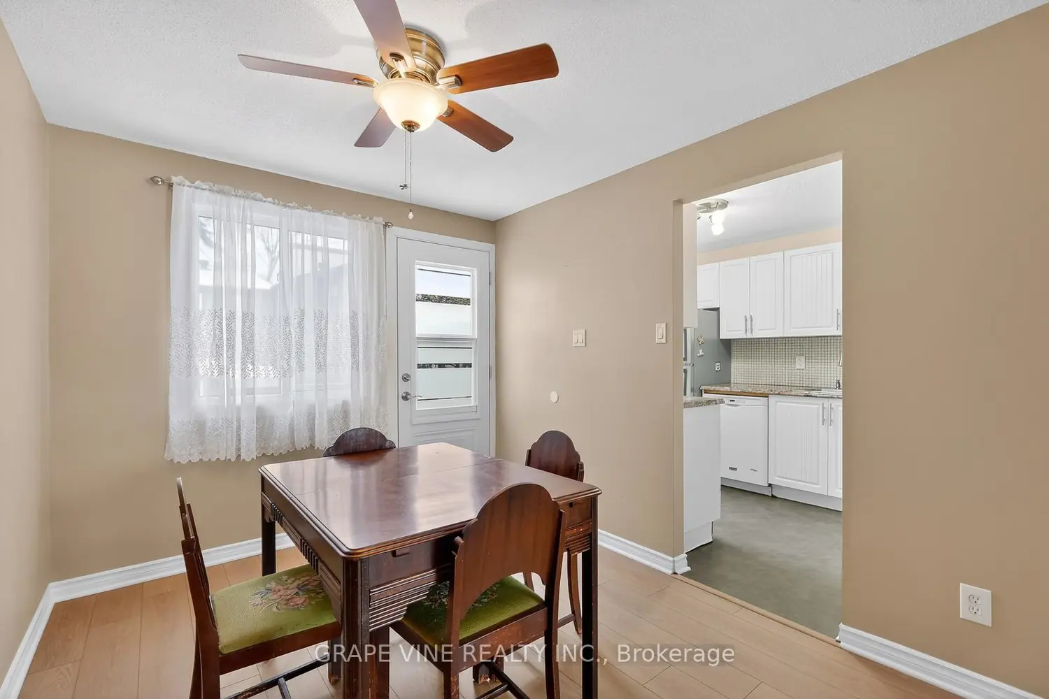 6885 Bilberry Drive photo 4