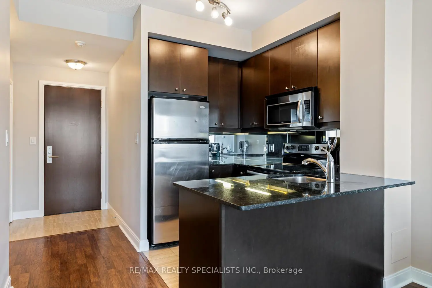 Additional image 8 of 50 Absolute Avenue 909