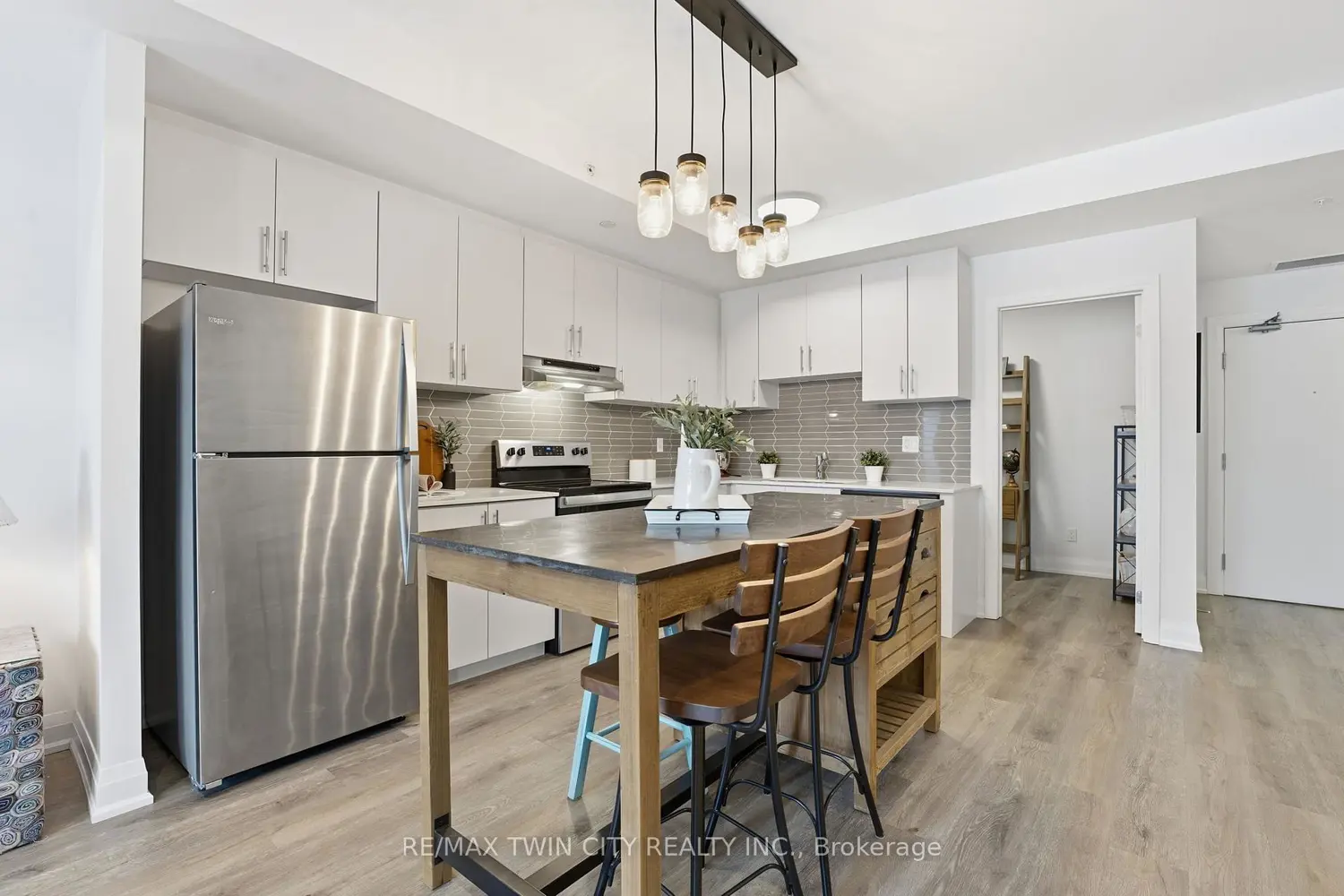 Additional image 4 of 88 Gibson Street 307