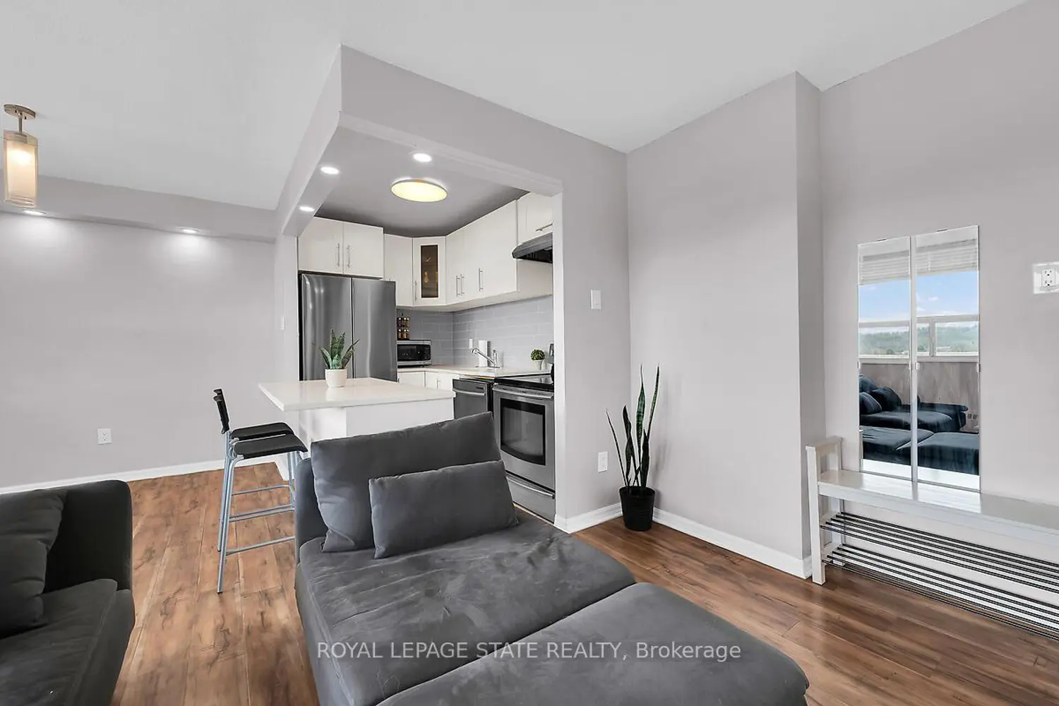 Additional image 9 of 15 Albright Road 811