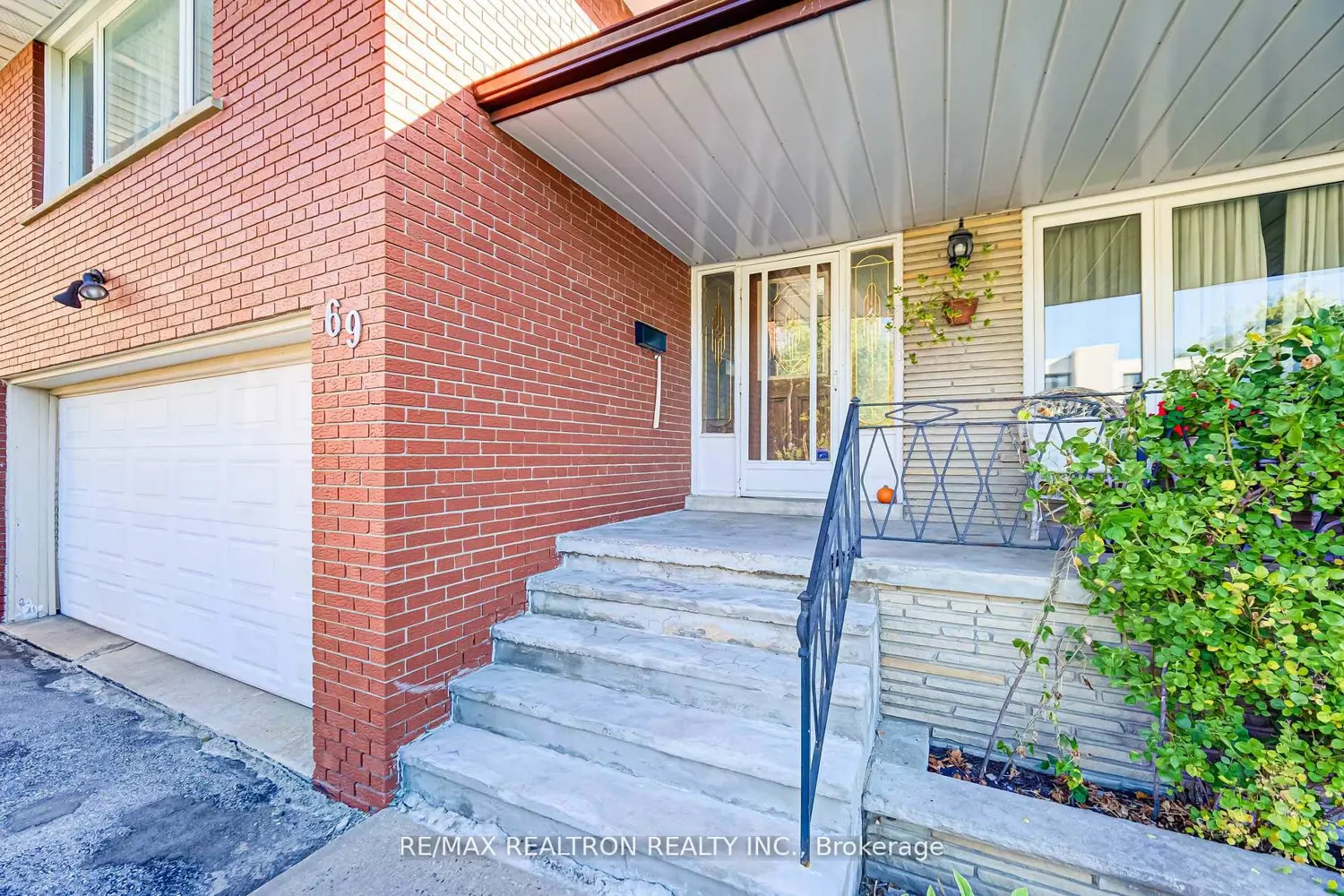 69 Elm Avenue photo 4