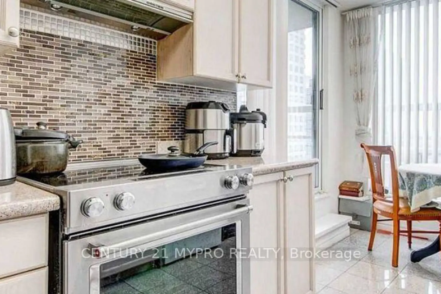 Additional image 3 of 28 Empress Avenue 2208