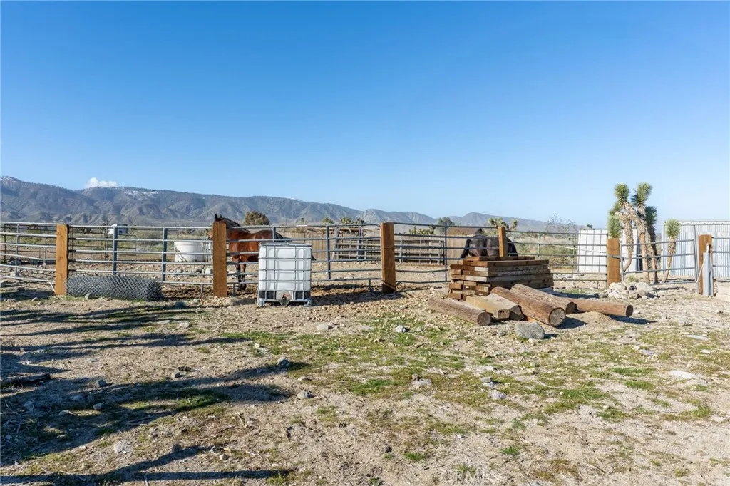 11074 Redwood Rd, Pinon Hills, CA 92372