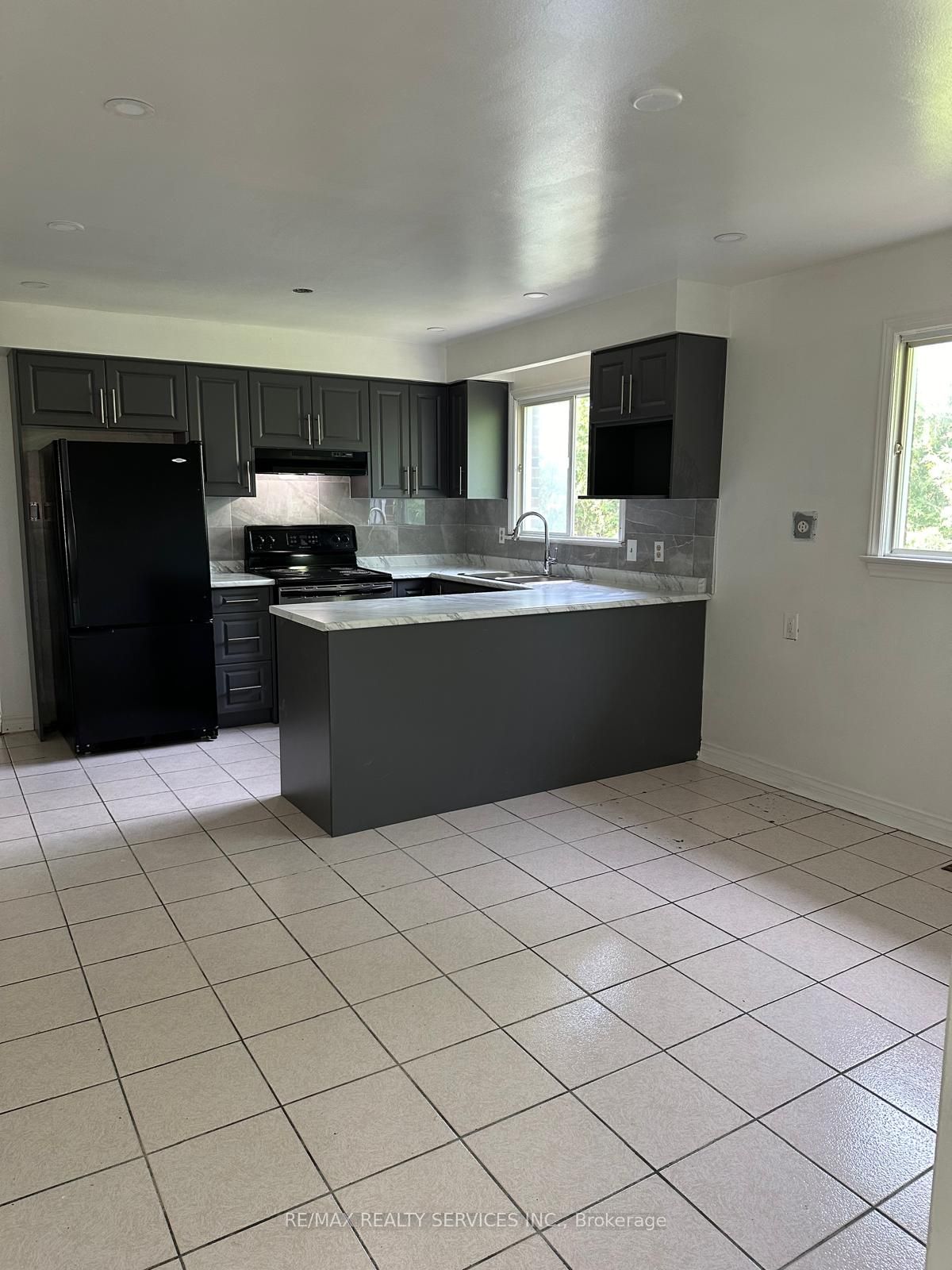 Additional image 3 of Main-134 Jade Crescent, Brampton, ON, L6S 3H8