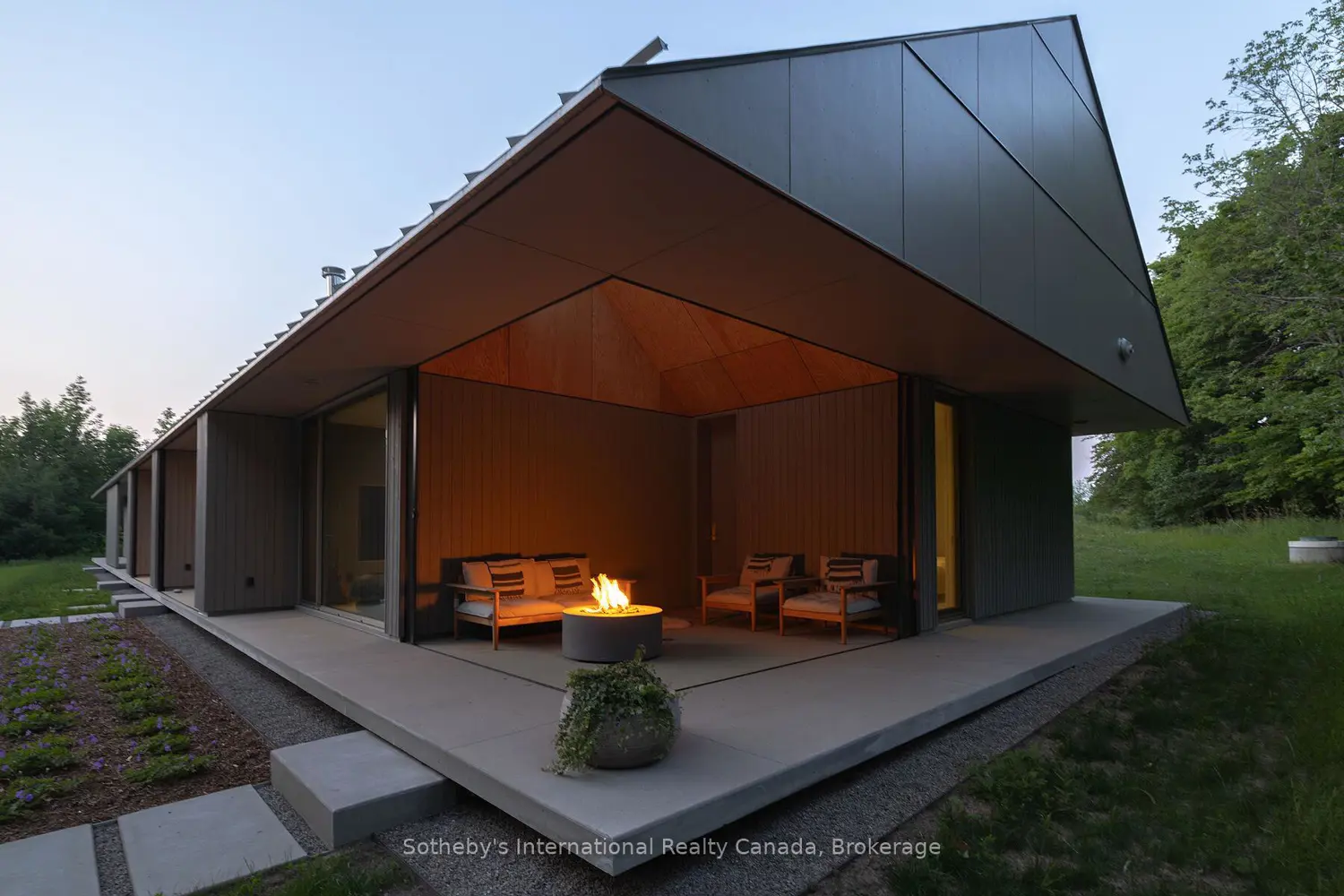 Additional image 19 of 395910 11Th Line