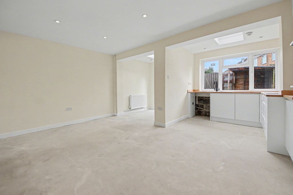 Additional image 7 of 3 bed terraced house for saleManor Farm Road, Bitterne Park SO18
