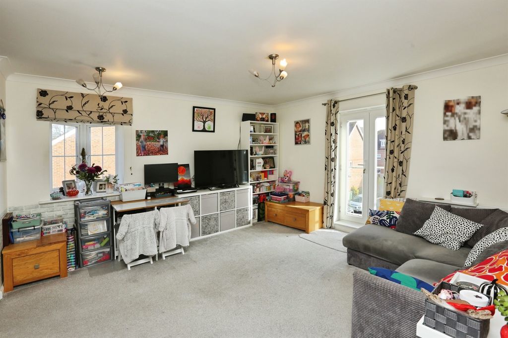 Additional image 2 of 2 bed flat for saleMescott Meadows, Hedge End, Southampton SO30
