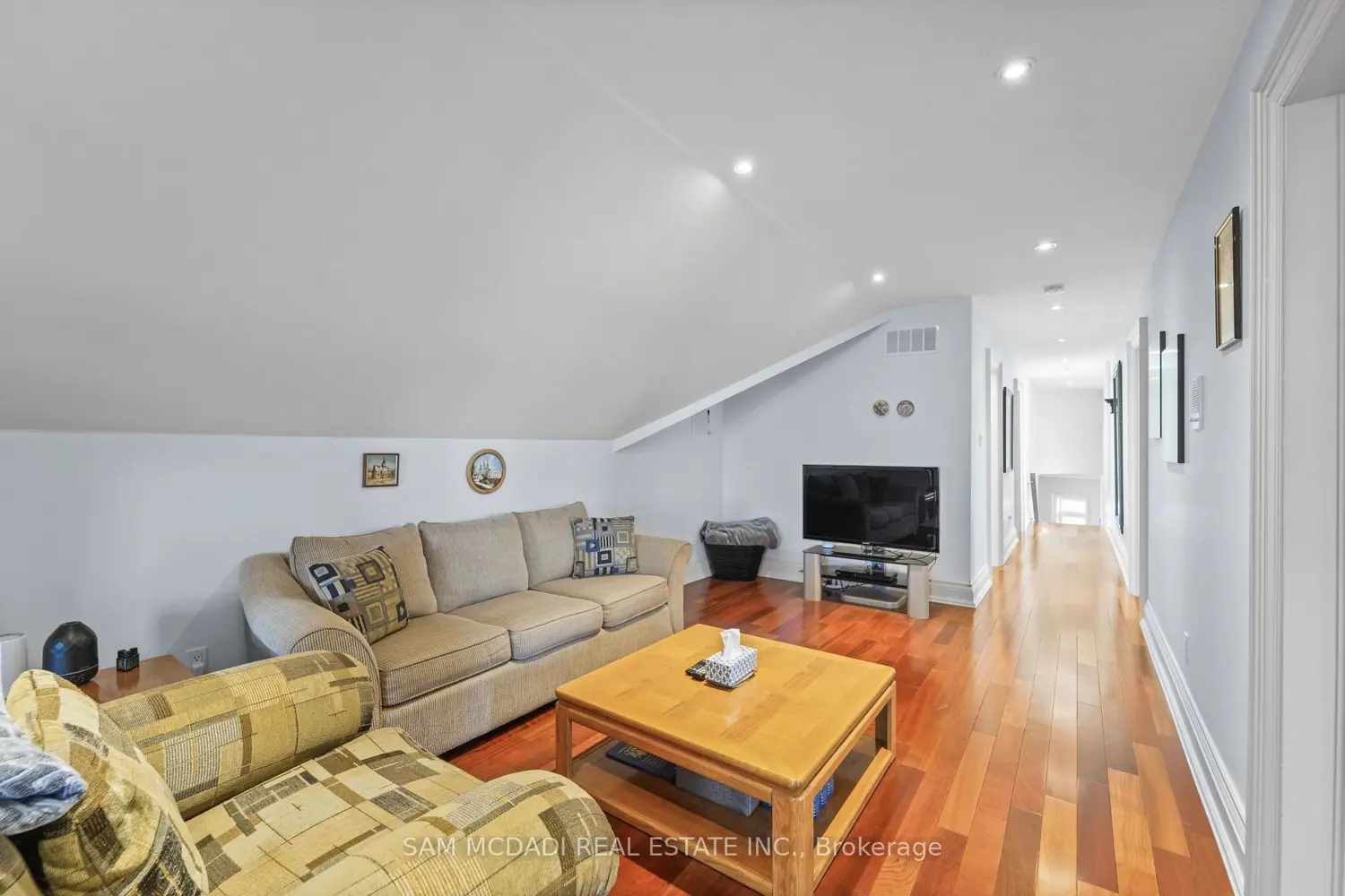 Additional image 12 of 5431 Appleby Line