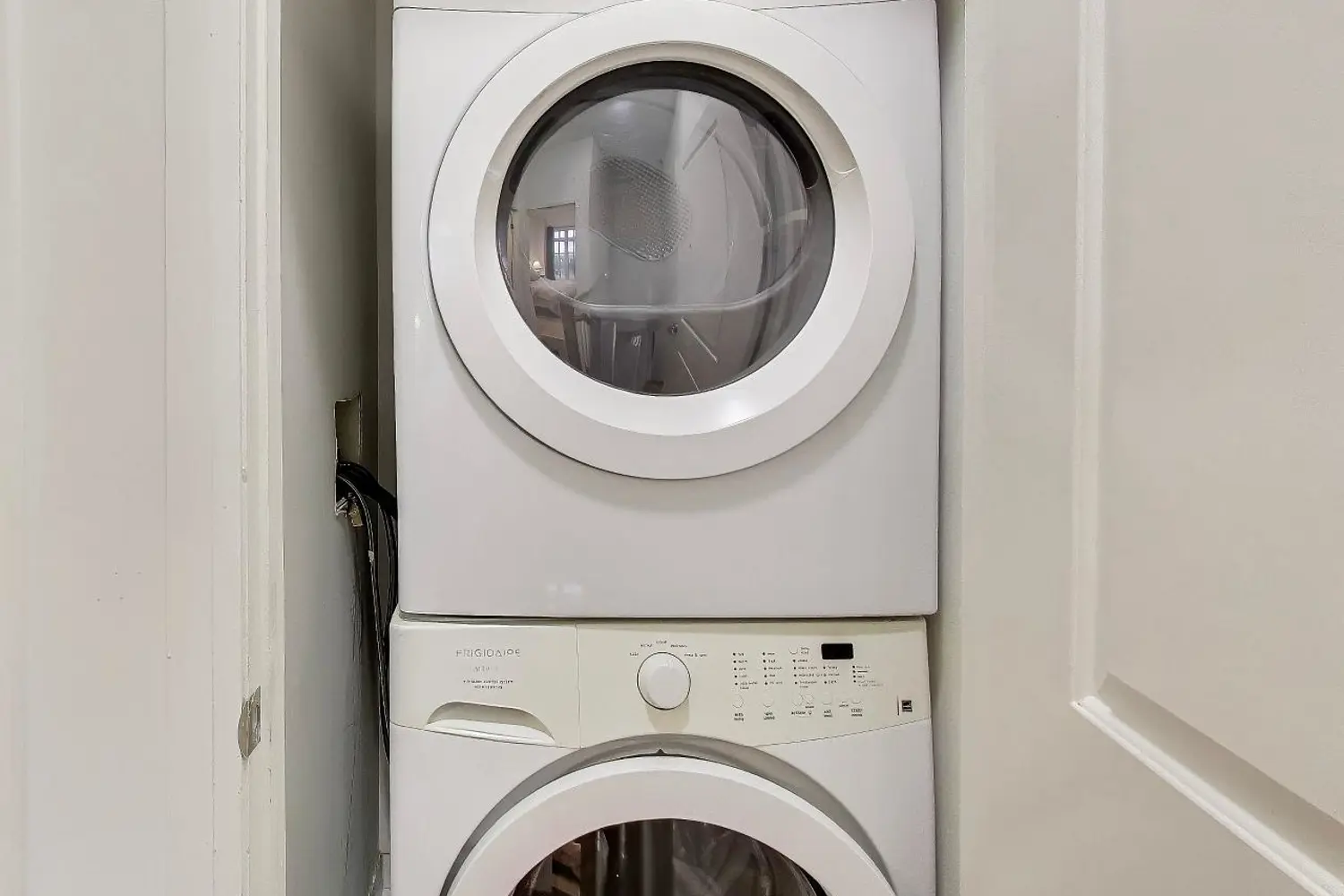 Additional image 18 of 3083 Cawthra Road 24