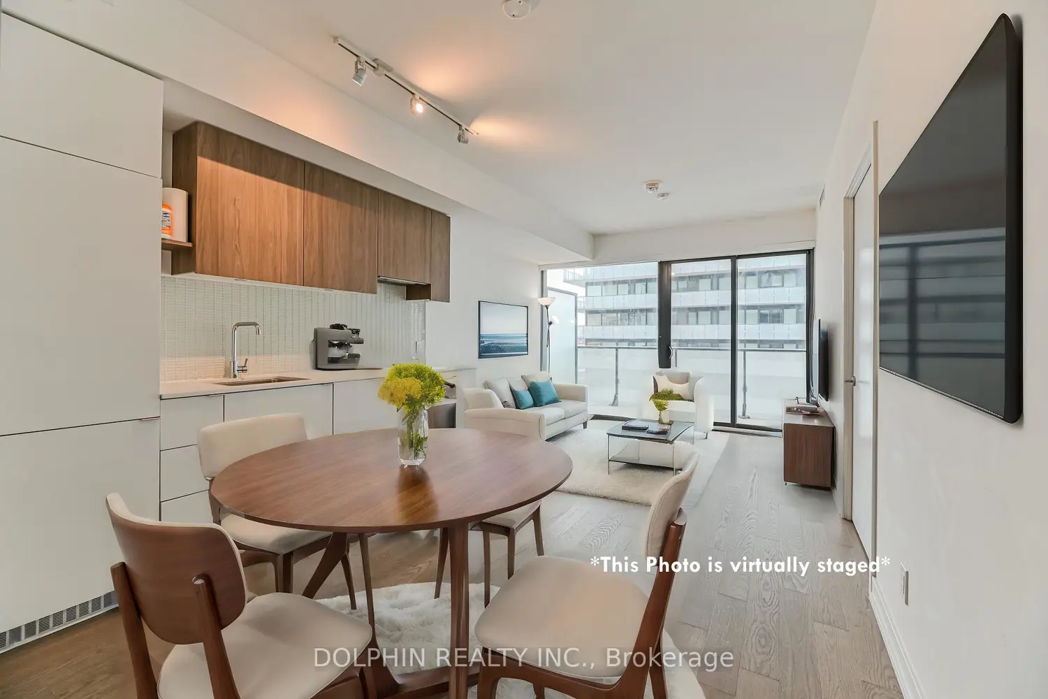 Additional image 17 of 161 Roehampton Avenue 1007