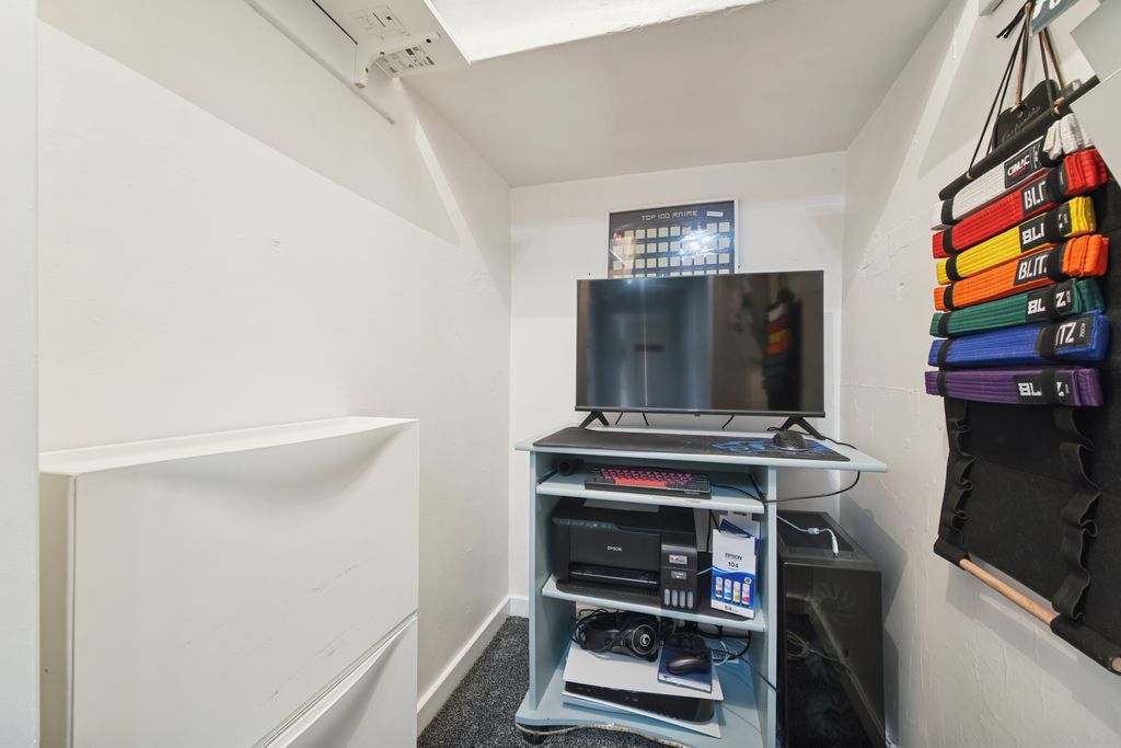 Additional image 13 of 2 bed flat for saleAlbert Avenue, Grangemouth FK3