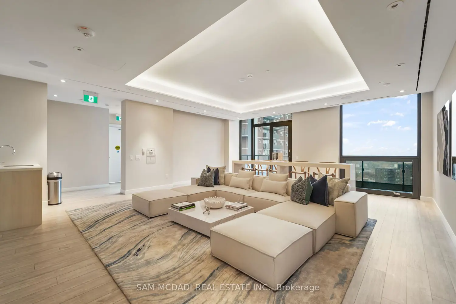 Additional image 17 of 28 Ann Street 813